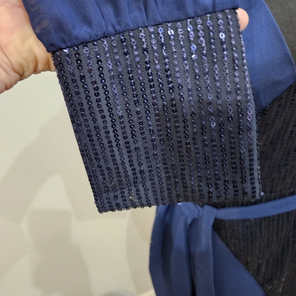 Dress - Picture 5 of 9